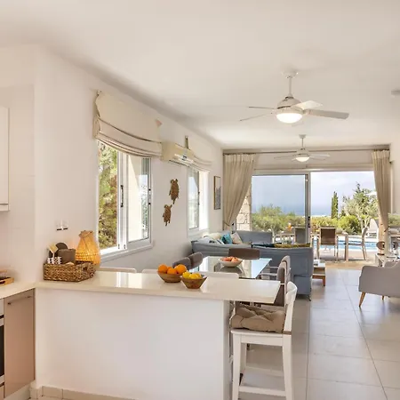 Serenity Sea View 3 Bedroom Klorakas